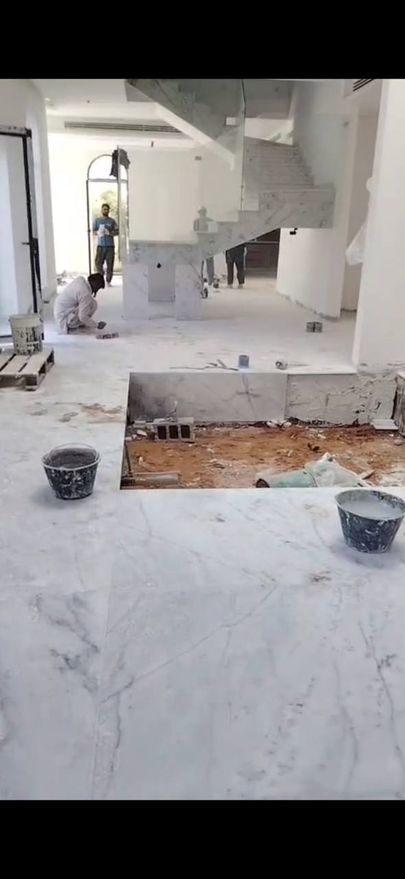 صالة رخام أبيض قبل الجلي والتلميع